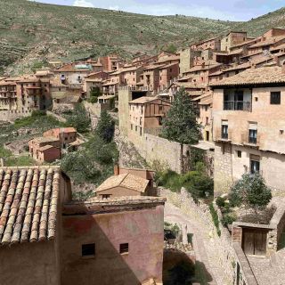 Loading...